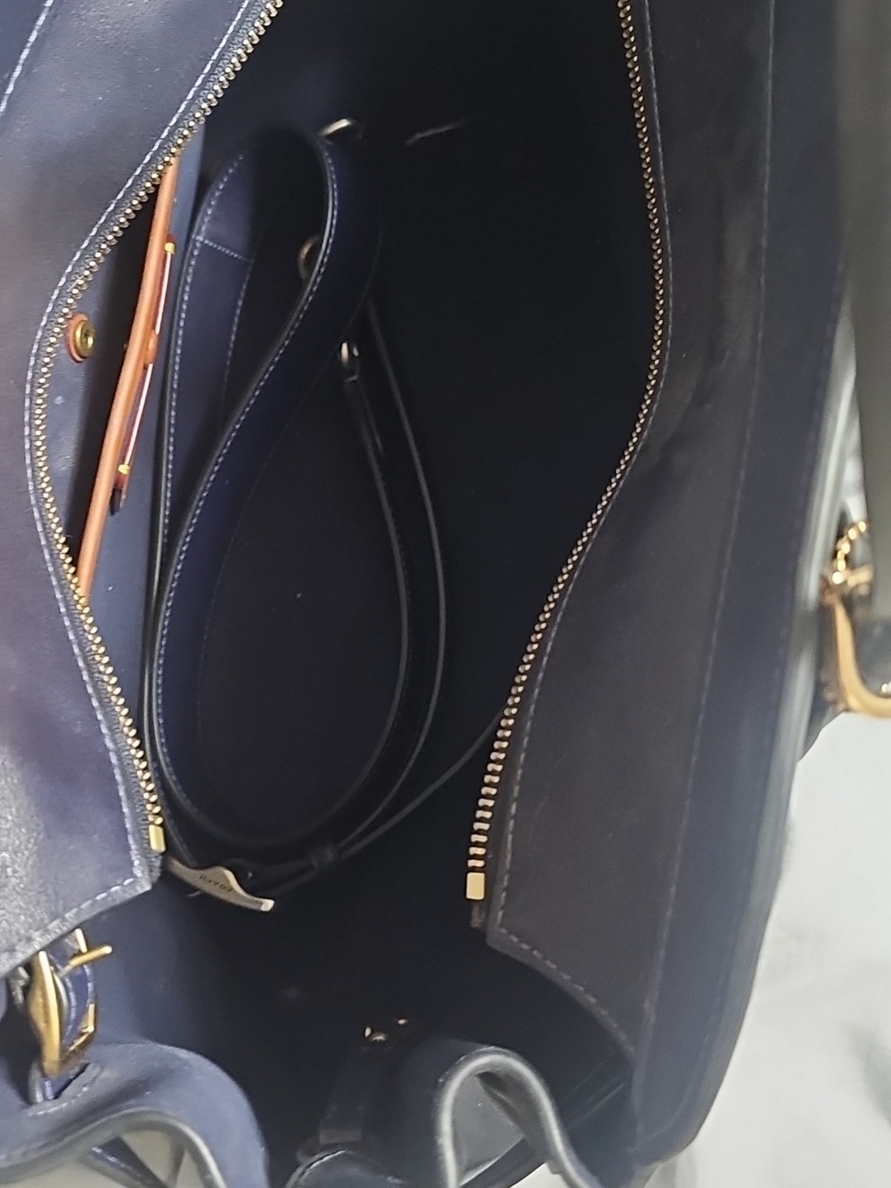 Coach NAVY Leather Satchel with Gold Chain and White/Blue Scarf Charm Empire 40 - Picture 6 of 8